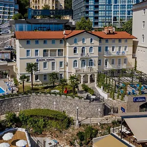 **** Hotel Domino Kroatien